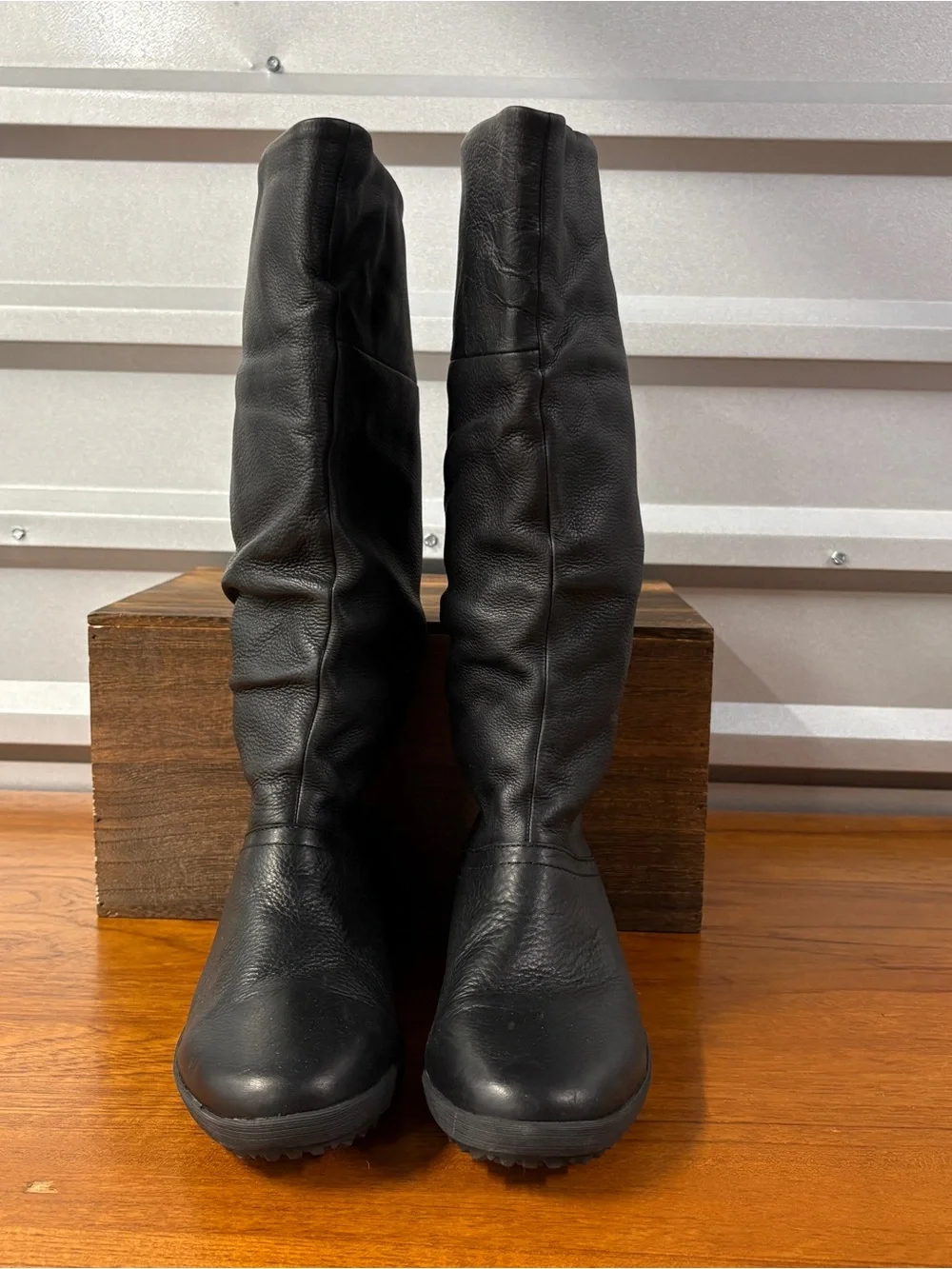 Cougar Women Venus Black Lined Waterproof Boots Size 9